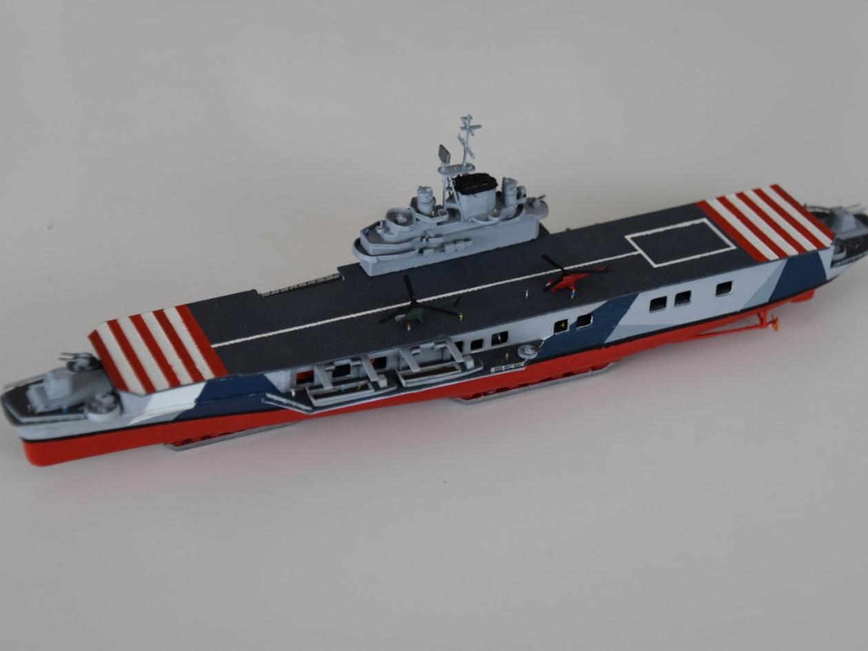 Amphibious Mobile Base USS Elsworth AMB-1