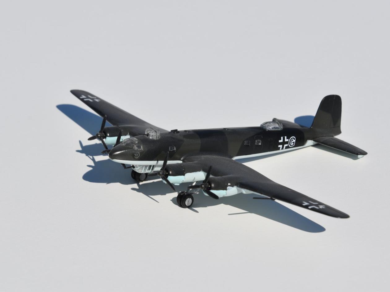 WW2 aircraft miniatures